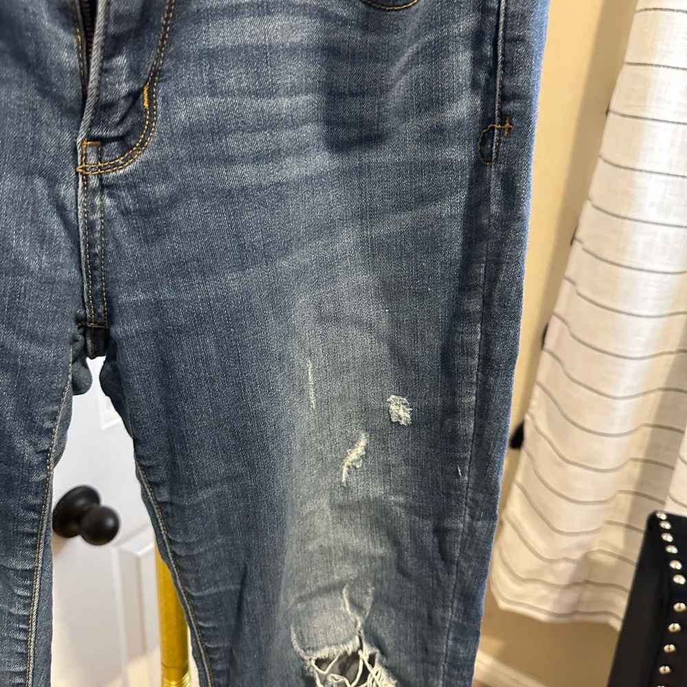 Judy Blue Light Blue relaxed Distressed Boyfriend cropped Jeans size 13 juniors - Picture 5 of 9